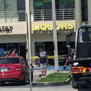 University Shopping Center - Someone drove into the liquor store that's in the shopping plaza. Pressed the foot on the gas instead of the brakes - Shopping Centers Near Me - Miami, Florida University Shopping Center - Someone drove into the liquor store that's in the shopping plaza. Pressed the foot on the gas instead of the brakes - Shopping Centers Near Me - Miami, Florida