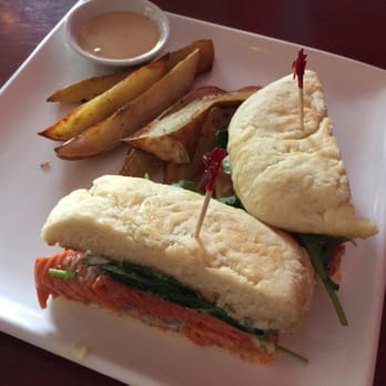 Salmon n' Bannock - The salmon 'n bannock burger - Canadian (New) Near Me - Vancouver, British Columbia