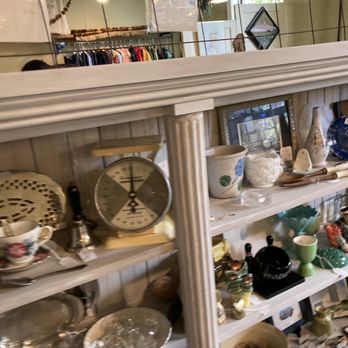Crompton Collective - Used, Vintage & Consignment Near Me - Worcester, Massachusetts