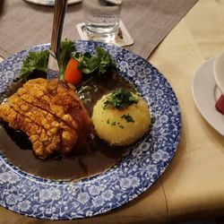 Weissbräuhaus zum Herrnbräu - 1/2 Schweinshaxe mit Kartoffelknödel und Krautsalat