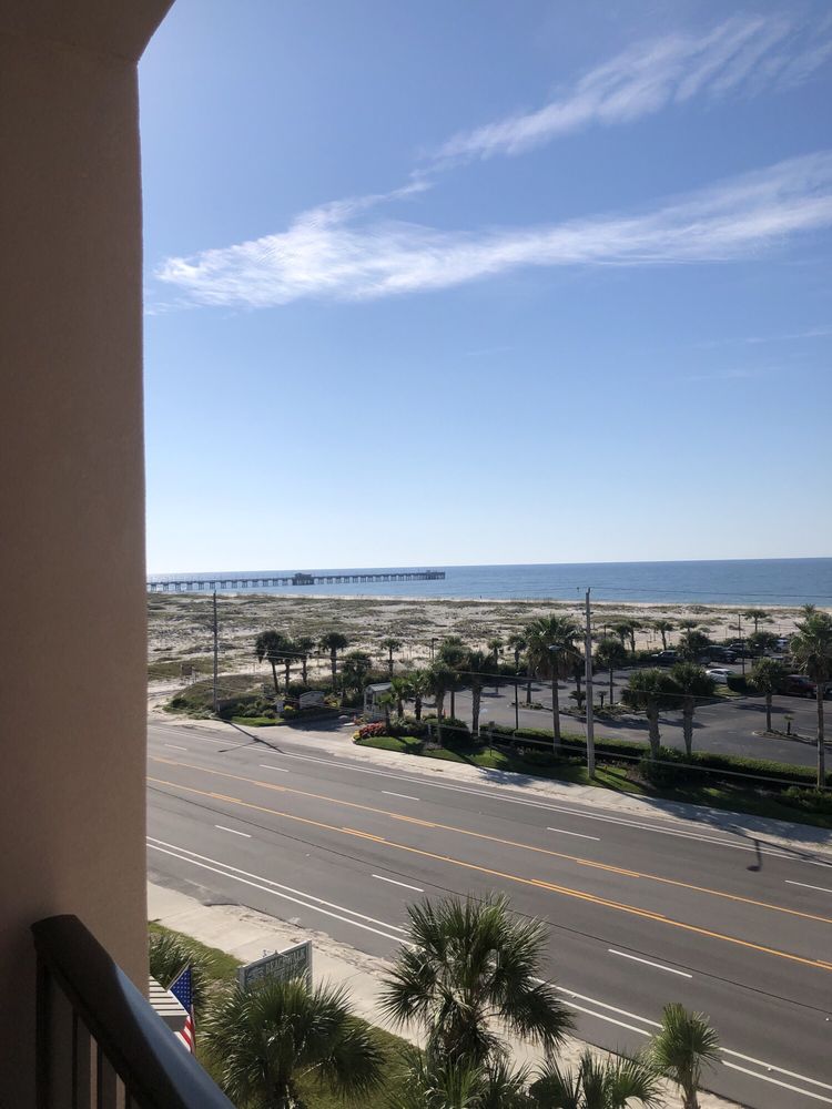 COMFORT INN & SUITES 34 Photos & 13 Reviews 536 East Beach Blvd