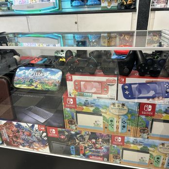Gamer World - Electronics Near Me - Stockton, California