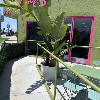 Dre's Cafe - Coffee & Tea Near Me - Toluca Lake, California Dre's Cafe - Coffee & Tea Near Me - Toluca Lake, California