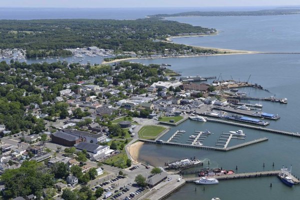 PORT Waterfront Bar & Grill by null