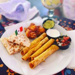Pancho's Burritos - Panchos sampler