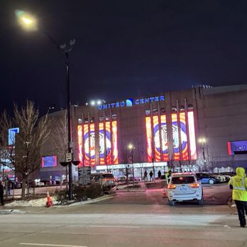 United Center - Stadiums & Arenas Near Me - Chicago, Illinois