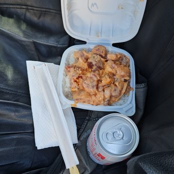 Ono Seafood - Spicy Ahi Poke Bowl with a coke can - Seafood Near Me - Honolulu, Hawaii Ono Seafood - Spicy Ahi Poke Bowl with a coke can - Seafood Near Me - Honolulu, Hawaii