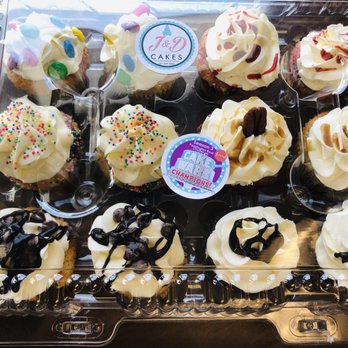 J&D Cakes - Cupcakes - Custom Cakes Near Me - Boca Raton, Florida