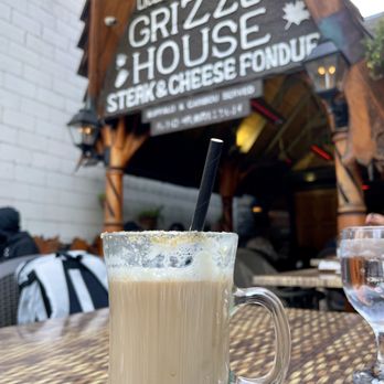 Grizzly House - Hot cocktail - Fondue Near Me - Banff, Alberta