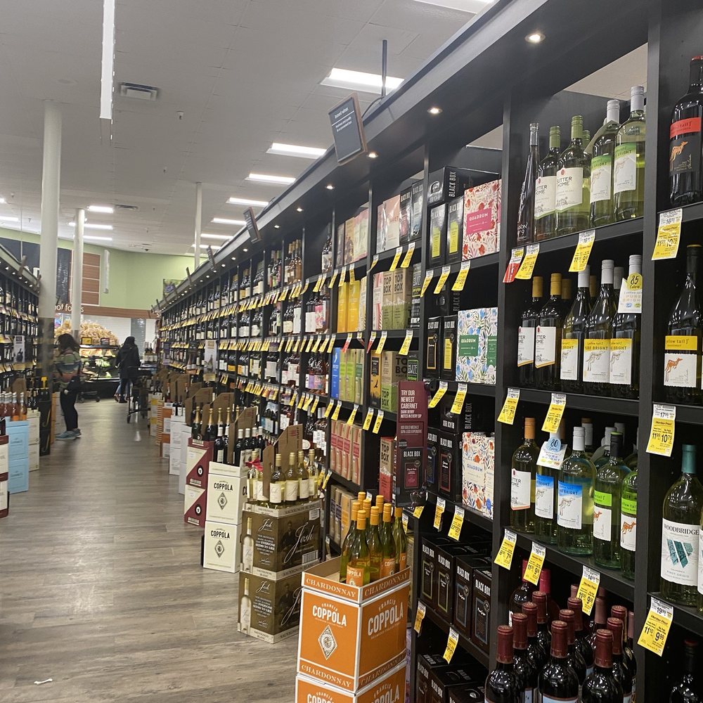 Safeway - a wide aisle of wine in a grocery store - Grocery Near Me - Truckee, California Safeway - a wide aisle of wine in a grocery store - Grocery Near Me - Truckee, California