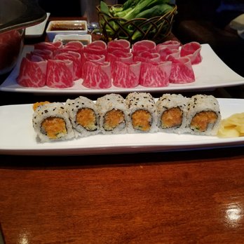Q Restaurant - Spicy salmon roll - Chinese Near Me - Boston, Massachusetts
