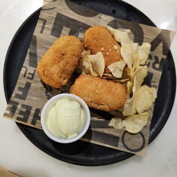 100 Montaditos Coral Way - Cod croquetas were very good - Spanish Near Me - Miami, Florida