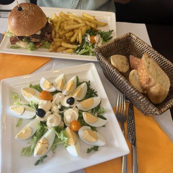 Le Relais Gascon - Eggs and burger - French Southwest Near Me - Paris, 75 Le Relais Gascon - Eggs and burger - French Southwest Near Me - Paris, 75