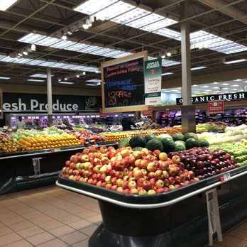 Fortinos - the produce section of a grocery store - Grocery Near Me - Hamilton, Ontario Fortinos - the produce section of a grocery store - Grocery Near Me - Hamilton, Ontario