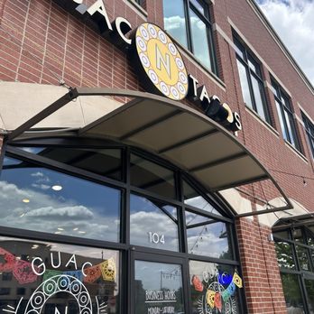 Guac N Tacos - Outside - Tacos Near Me - Western Springs, Illinois