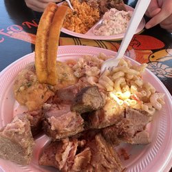 El Maseton Lechonera - Mofongo, pork, and macaroni salad