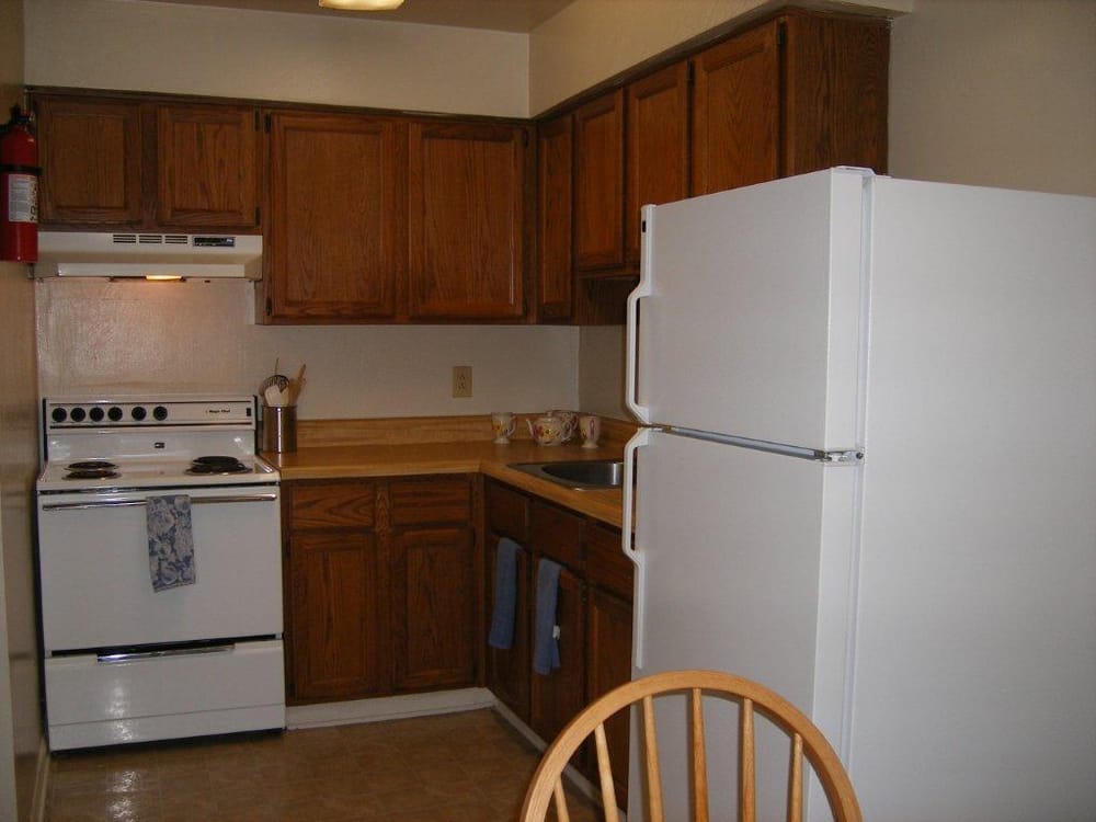 HARBOR INN APARTMENTS Updated October 2024 5600 Elizabeth Ct