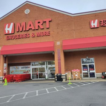 H Mart - Fairfax - Front of Store - Grocery Near Me - Fairfax, Virginia
