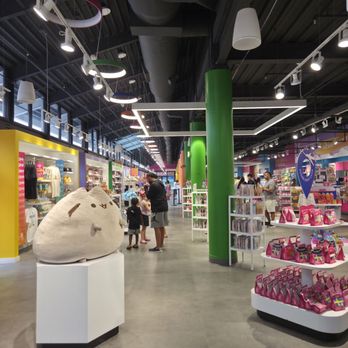 It'Sugar - Candy Stores Near Me - Miami, Florida
