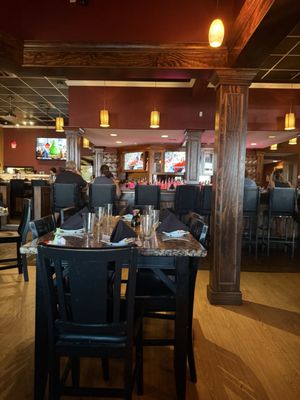 Rock & Rolls Sushi Lounge by null