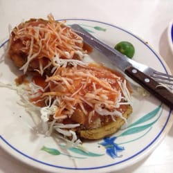 Tacos y Pozole Moyahua - Sopes