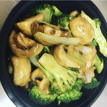 Shanghai - Broccoli and mushrooms - Chinese Near Me - London, Ontario Shanghai - Broccoli and mushrooms - Chinese Near Me - London, Ontario
