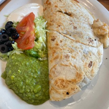 Los Mariachis - Ranchero Quesadilla - Mexican Near Me - Wallingford, Connecticut Los Mariachis - Ranchero Quesadilla - Mexican Near Me - Wallingford, Connecticut