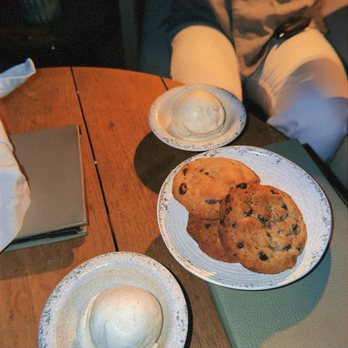 Poza - Cookies & Ice Cream - Wine Bars Near Me - Beverly Hills, California