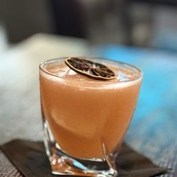 Nieko's Neighborhood Bar - El sol sour