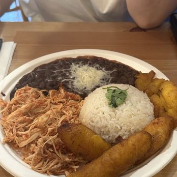 Venezuelan Chamo Cuisine - Pabellon Chicken Plate - Venezuelan Near Me - Pasadena, California Venezuelan Chamo Cuisine - Pabellon Chicken Plate - Venezuelan Near Me - Pasadena, California