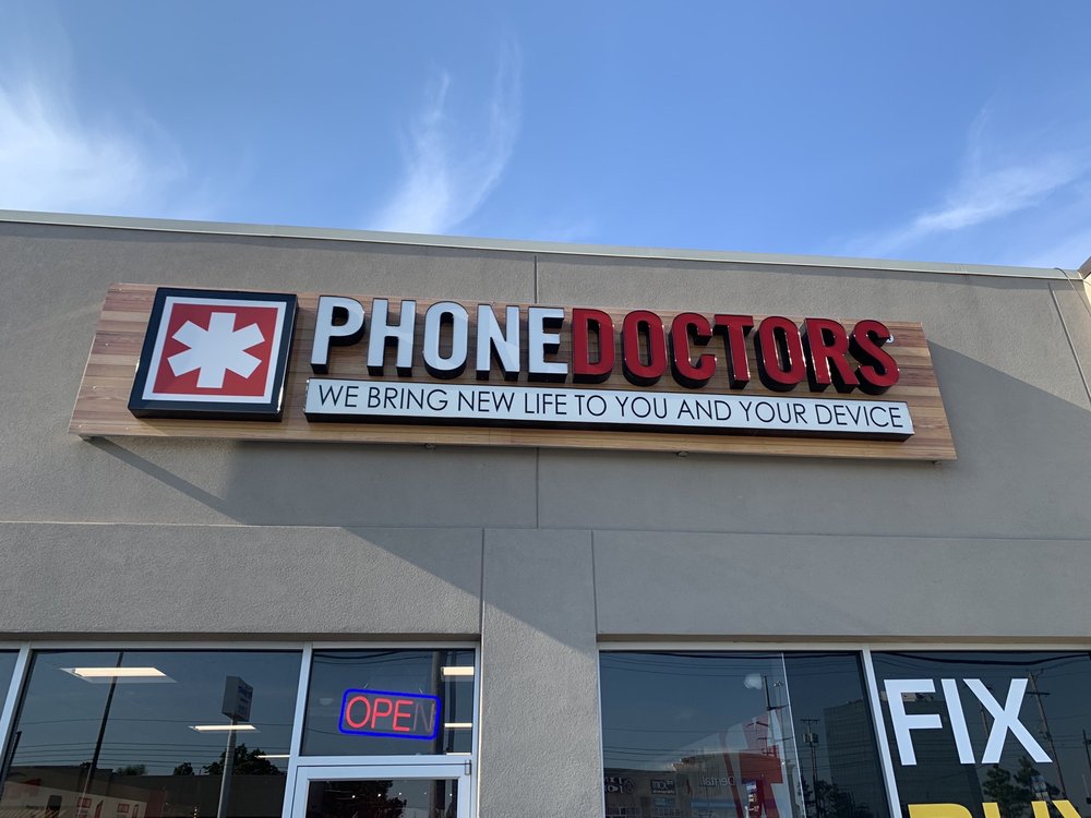 PHONE DOCTORS Updated April 2025 10 Photos & 29 Reviews 5605 E
