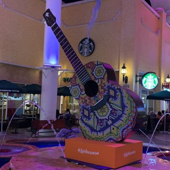 La Parrilla - Walking around the center! - Mexican Near Me - Cancún, ROO