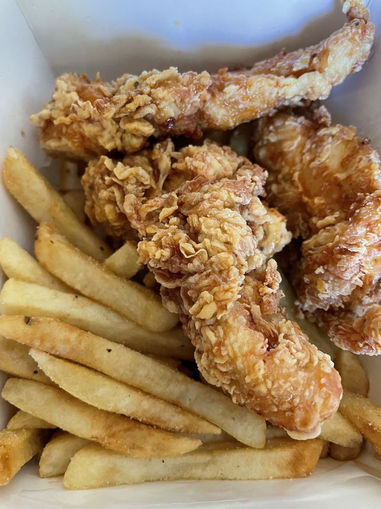 CRISPY & CO 2855 SW Wanamaker Rd, Topeka, Kansas Fast Food