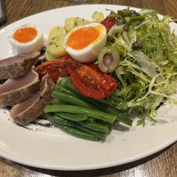 Tableau Bar Bistro - Niçois Salad - Bars Near Me - Vancouver, British Columbia