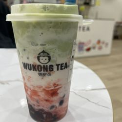 Wukong Tea - Strawberry matcha with boba