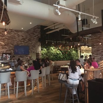 Herringbone Waikiki - Beautiful restaurant - Seafood Near Me - Honolulu, Hawaii