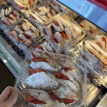 creampan♡ Pastries - Cream Pan Bakery
