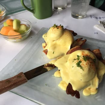 La Maison Cafe - Eggs Sardou - Breakfast & Brunch Near Me - Newport, Oregon