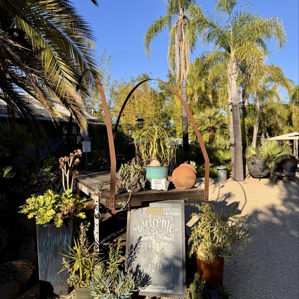 Caravan Outpost - Hotels Near Me - Ojai, California