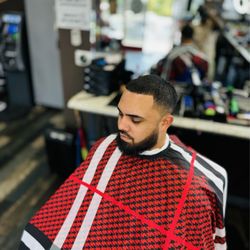Payd 2 Fade Barber Shop - Taper with beard line up