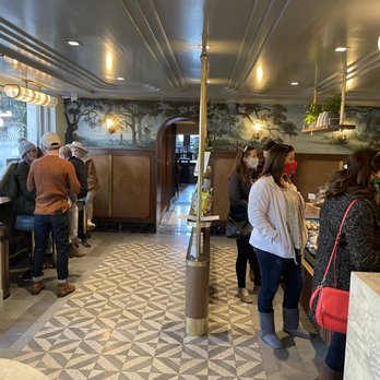 Franklin’s - Main area of cafe - Cafes Near Me - Savannah, Georgia