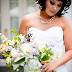 Fresche Salon & Boutique - Make-up & hair by Joi