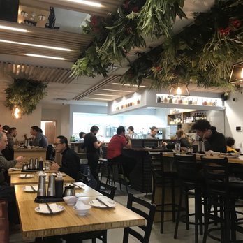 Qing Hua - Interior - Chinese Near Me - Montreal, Quebec Qing Hua - Interior - Chinese Near Me - Montreal, Quebec
