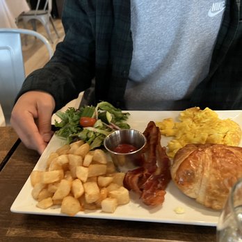 Paris Bistro - Paris brunch! Oh those butter croissants!! - French Near Me - Naperville, Illinois