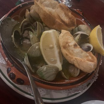 Algarve Restaurant - Berbigao (baby neck clams in olive oil and garlic) - Portuguese Near Me - Elizabeth, New Jersey Algarve Restaurant - Berbigao (baby neck clams in olive oil and garlic) - Portuguese Near Me - Elizabeth, New Jersey