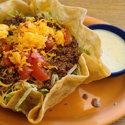 El Erradero - Taco salad lunch