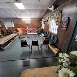 Black's Seafood - Waiting area