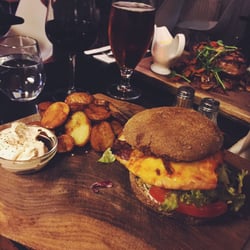 Sisko Café & Pizzaria - Sisko burger with chicken