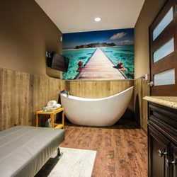 Kaqun Wellness Spa - Kaqun VIP Room 3. Beautiful private room, including a day bed, TV, toilet, and sink. Great room to relax and enjoy the Kaqun experience.