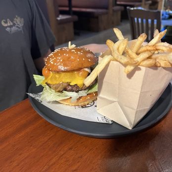 Firestone Walker - Paso Robles - Bear Burger - Breweries Near Me - Paso Robles, California Firestone Walker - Paso Robles - Bear Burger - Breweries Near Me - Paso Robles, California